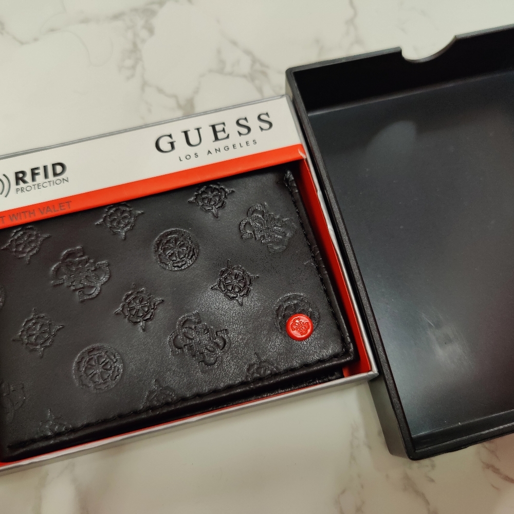 GUESS WALLET NEW IN BOX BLACK TRIFOLD